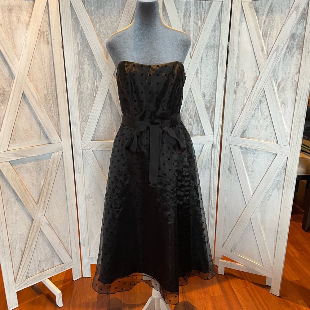 Elegant strapless black dress